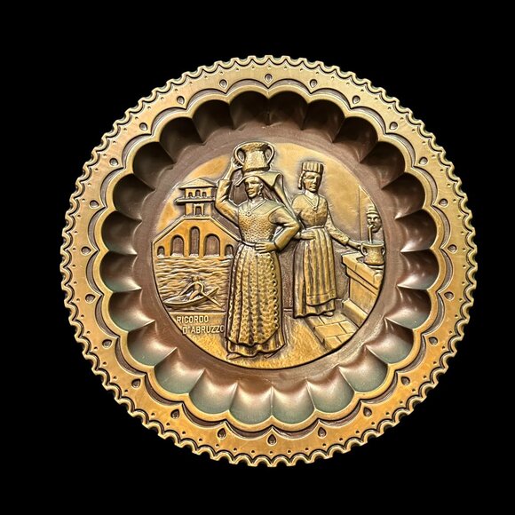 Vintage Italian Brass Wall Plate, Ricordo d’Abruzzo Souvenir, - Picture 4 of 5
